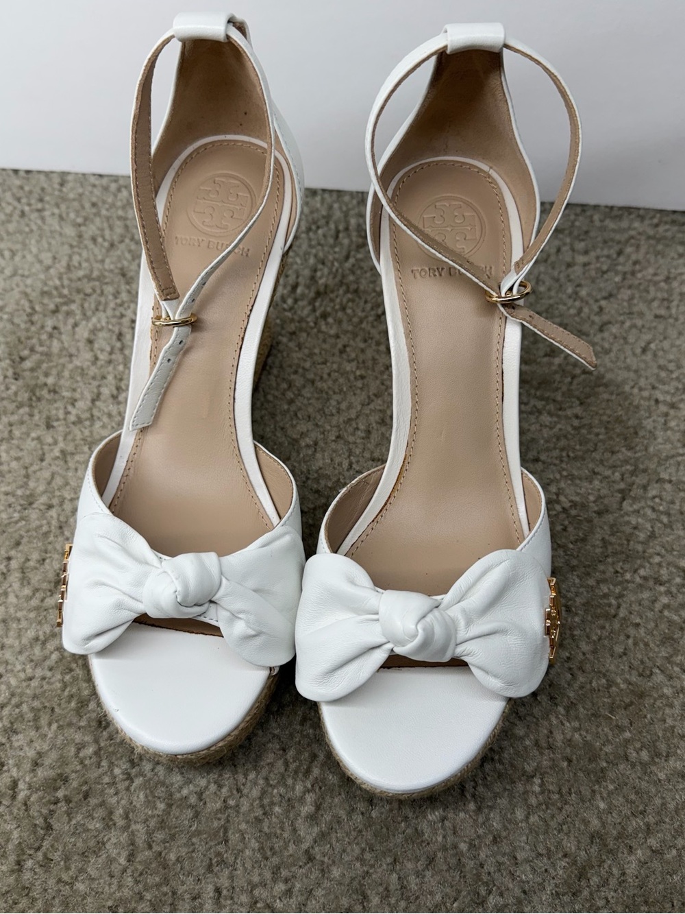 Tory Burch White Knotted Espadrille Wedge Sandals with Gold Logo - Picture 3 of 9